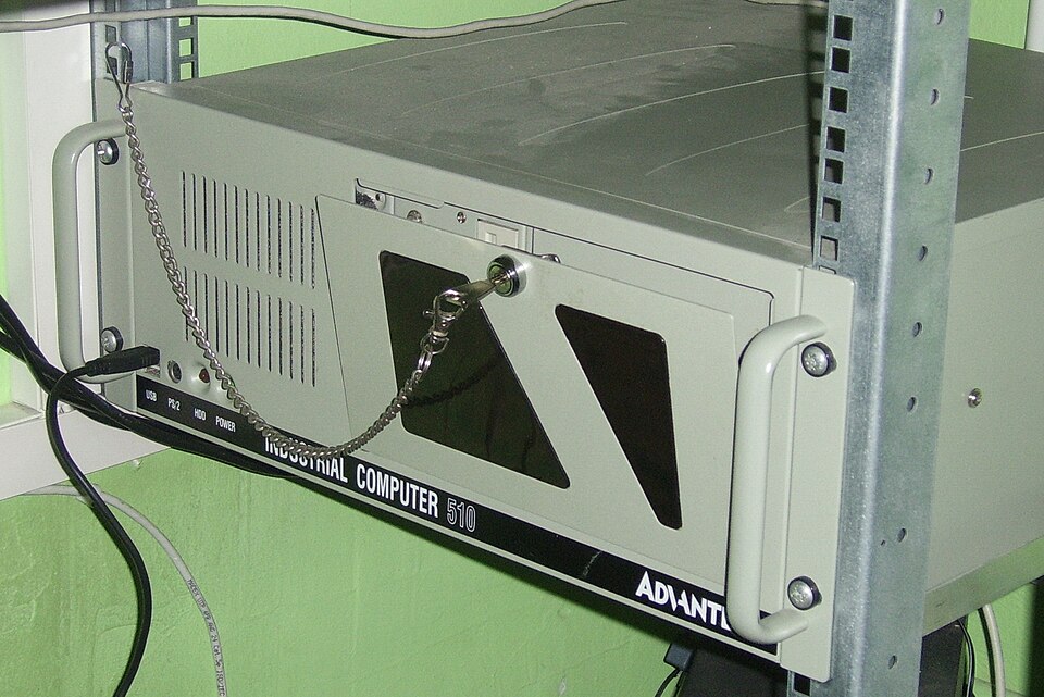 Lenovo ThinkSystem ST250 Tower