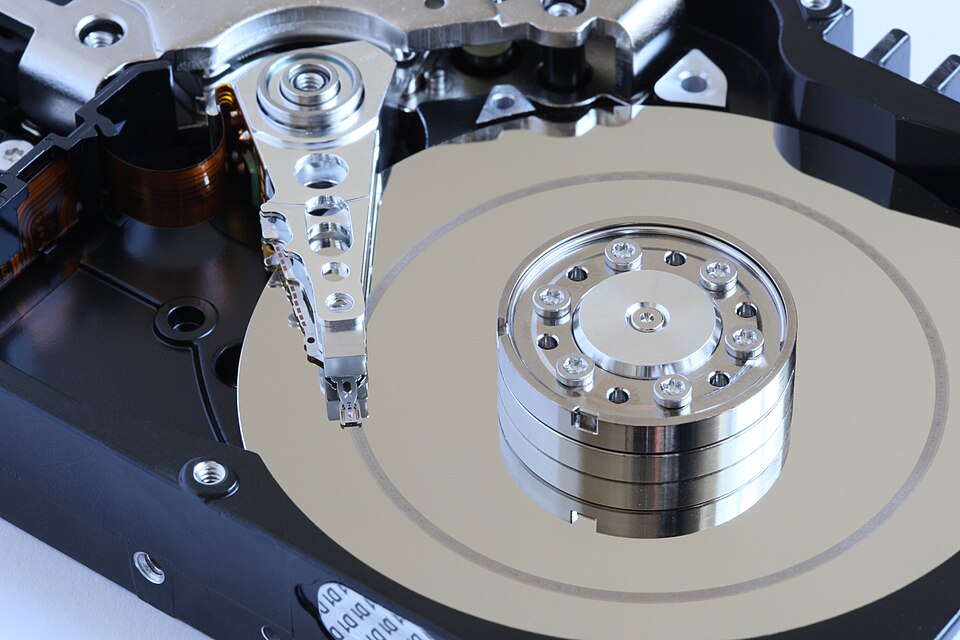 Seagate Exos X18 16TB HDD